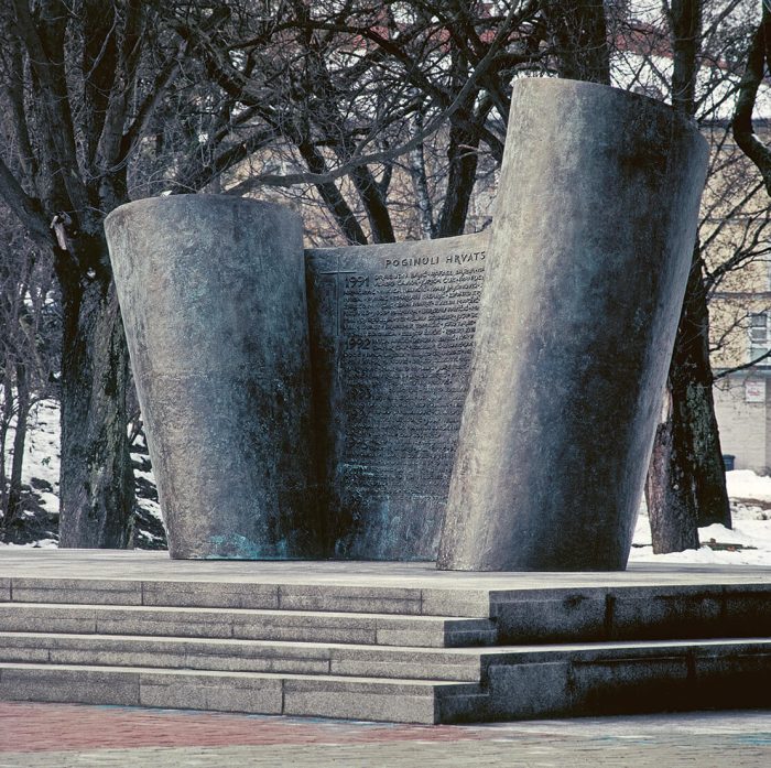 Spomenik poginulim hrvatskim braniteljima u domovinskom ratu 1999